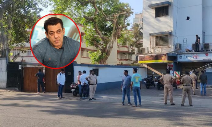 Firing in front of actor Salman's house