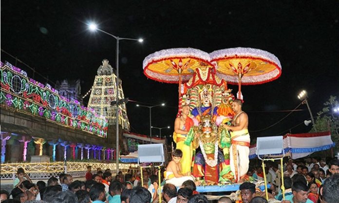 Sri Sitaramalakshman's Vihara on Hanuman's vehicle