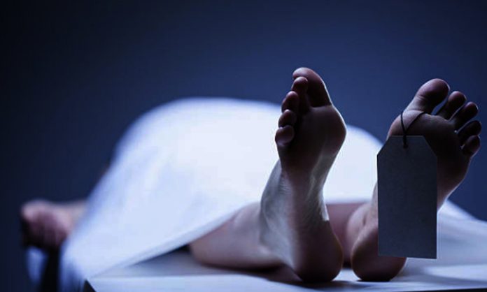 Old Woman fell down from building in Hyderabad