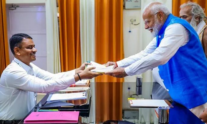 PM Modi declares assets worth rs 3.02 crore