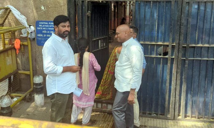 RSP and Balka Suman Meet with Kavitha in Tihar Jail