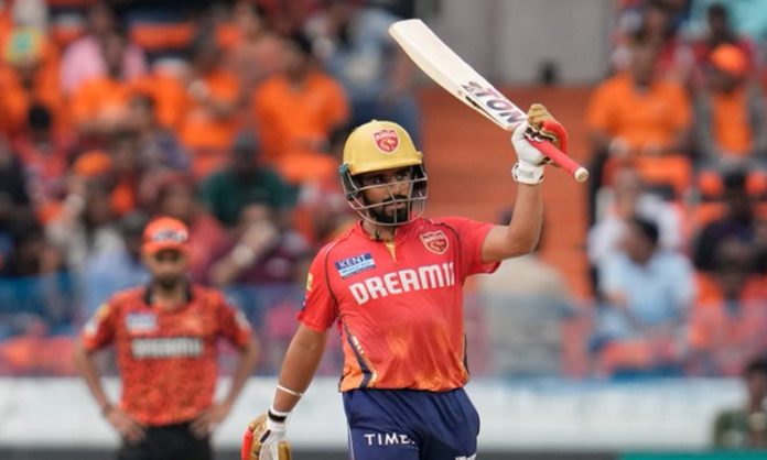 Hyderabad target is 215 runs