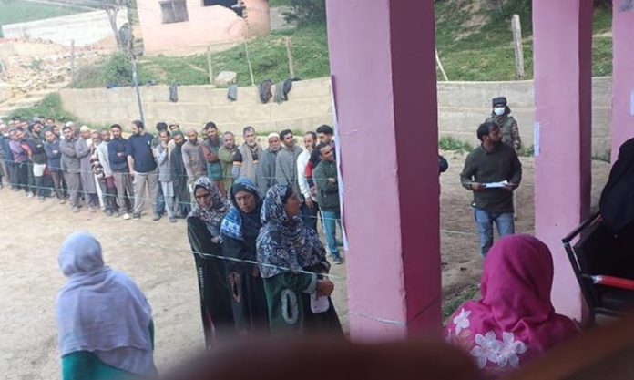 Sixth phase polling begins