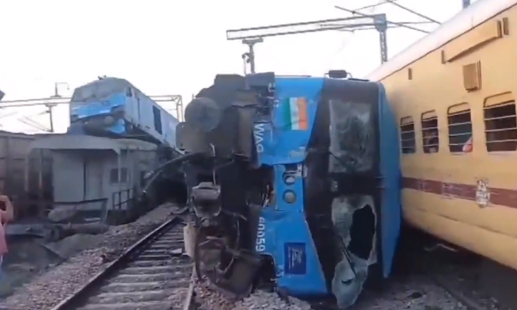2 Goods trains collide in Punjab's Sirhind