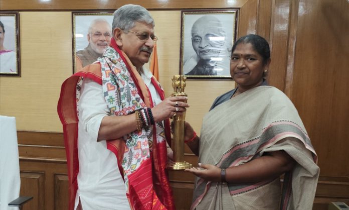 Seethakka Meet With Minister Rajiv Ranjan Singh