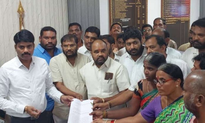 Kancharla Bhupal reddy vs Komati reddy venkat reddy