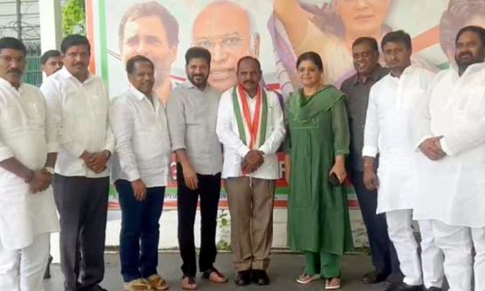 Chevella BRS MLA Kale Yadaiah joins Congress