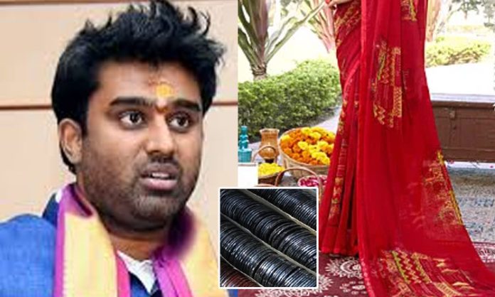 Suraj revanna wear saree and gajulu