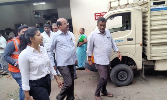 Amrapali sudden inspection in Hyderabad