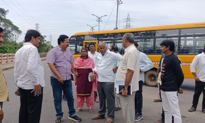 Kunamneni observed road construction