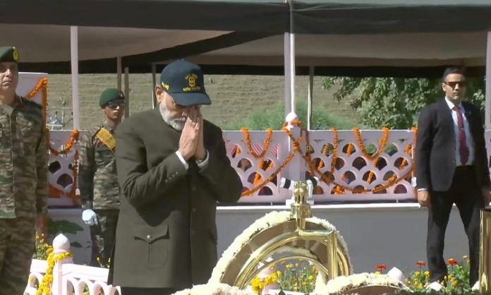PM Modi pays tribute to Kargil heroes