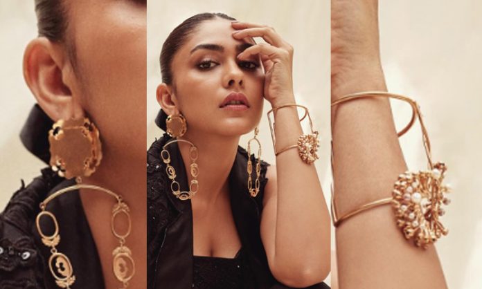 mrunal thakur talked about romance