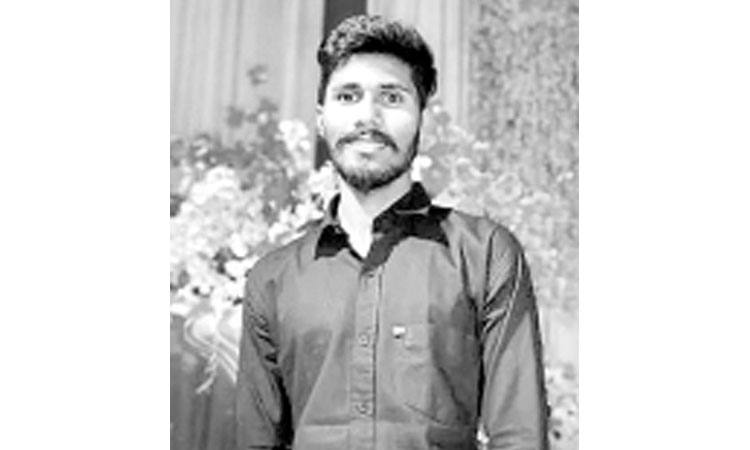 ప్రేమించిన అమ్మాయి దూరమైందని యువకుడి ఆత్మహత్య