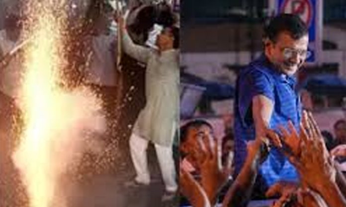 Welcome Kejriwal with fireworks