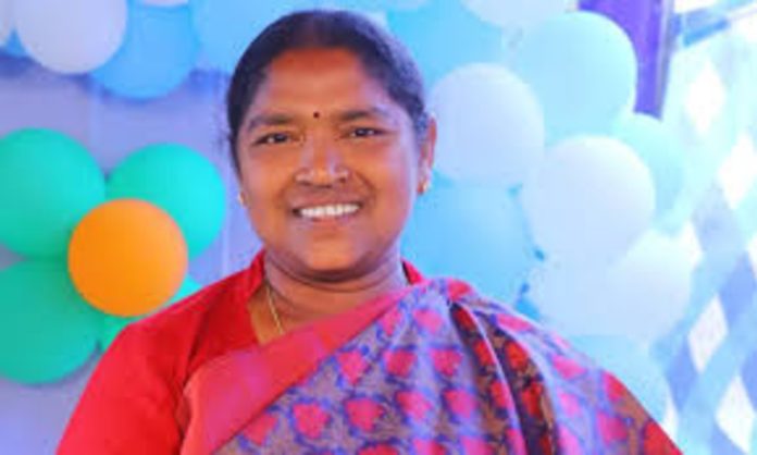 Person arrested with insulted seethakka