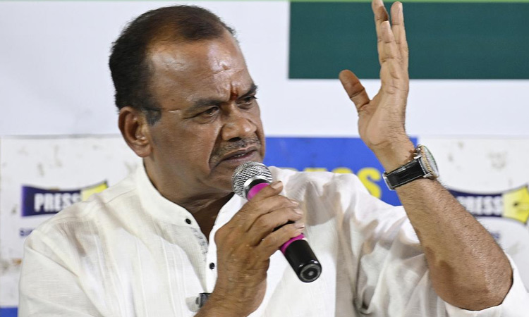 భూములకు మార్కెట్ ధర ప్రకారం చెల్లింపులు: కోమటిరెడ్డి