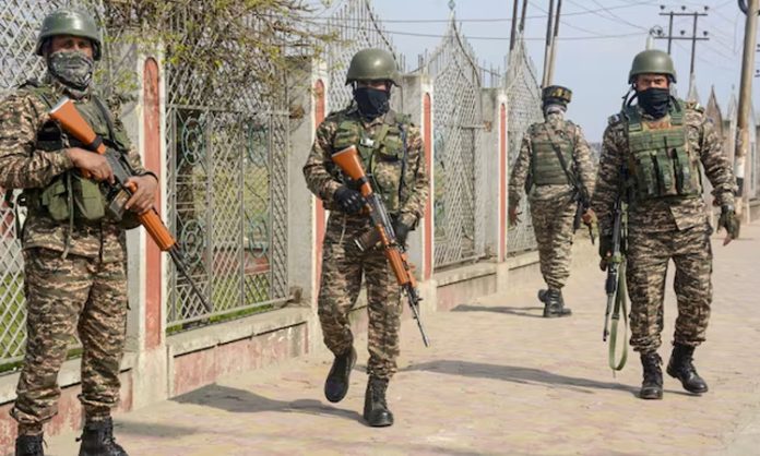 Pakistan Army Crosses LOC