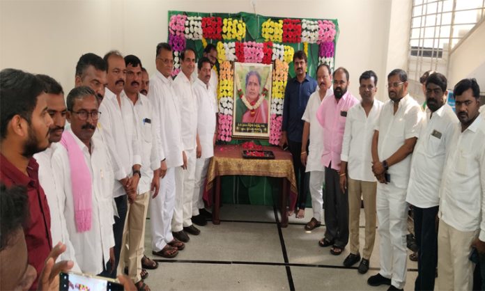 Former MLAs visit BRS state leader