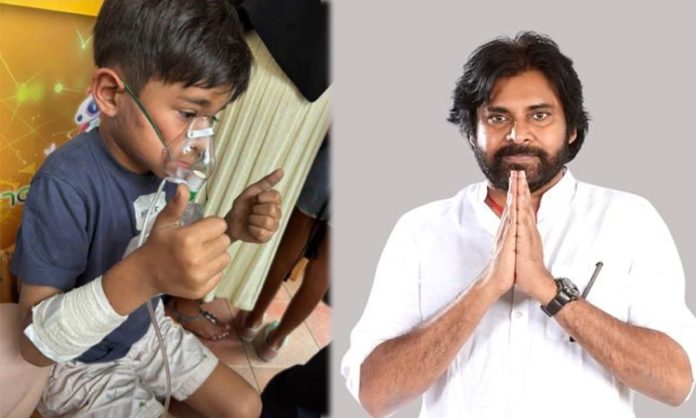 Labor felicitated for saving Pawan Kalyan son