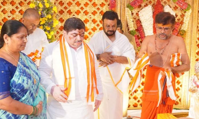 Ponnam Prabhakar comments on BJP
