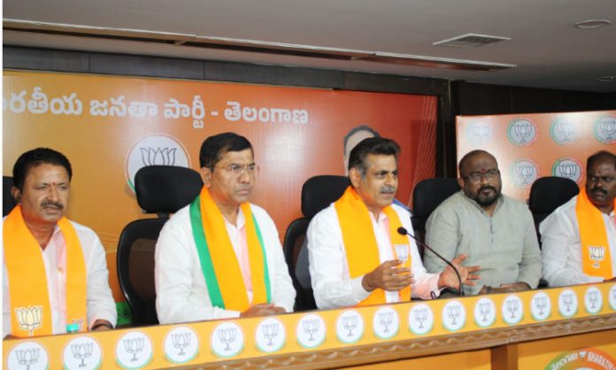 battle between religious party and secular party