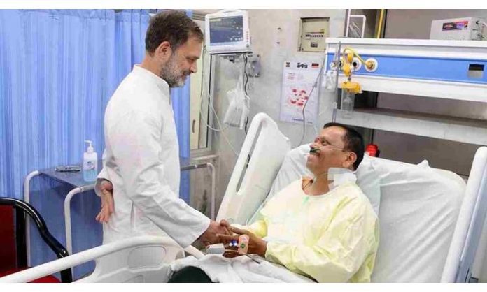 Rahul Gandhi visits injured in terror attack