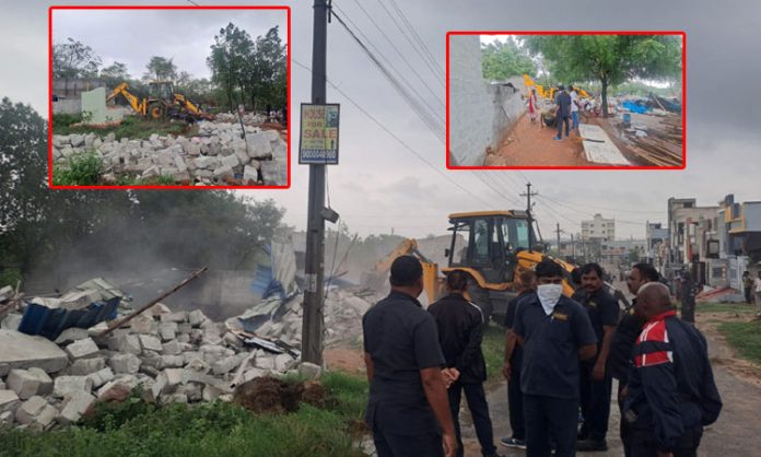 Hydraa demolished illegal construction in Medipally