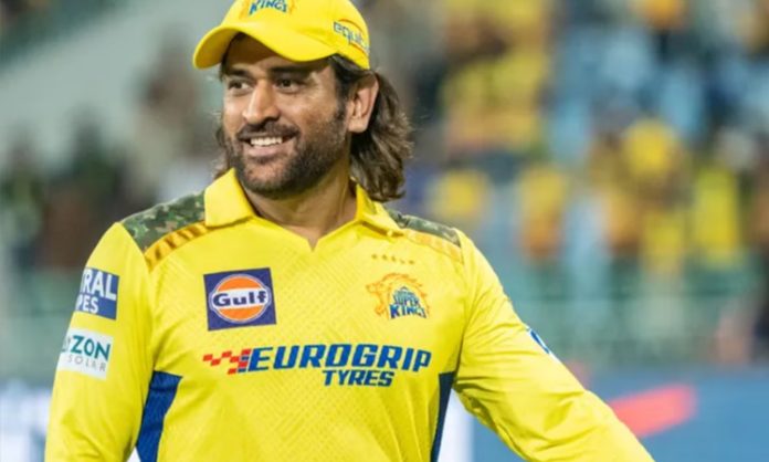 Gavaskar Comments On MS Dhoni