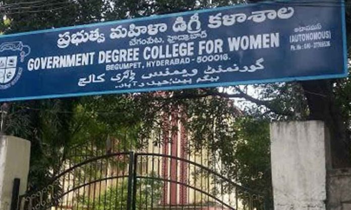 Three lakh students for 5.5 lakh seats