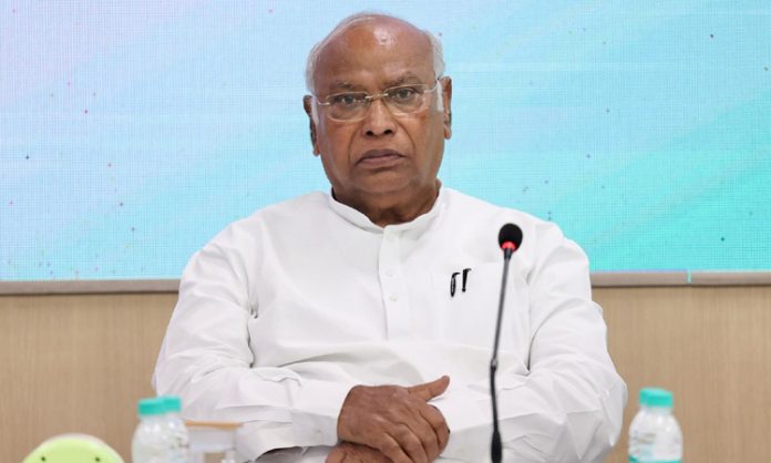 Mallikarjun kharge comments on Modi