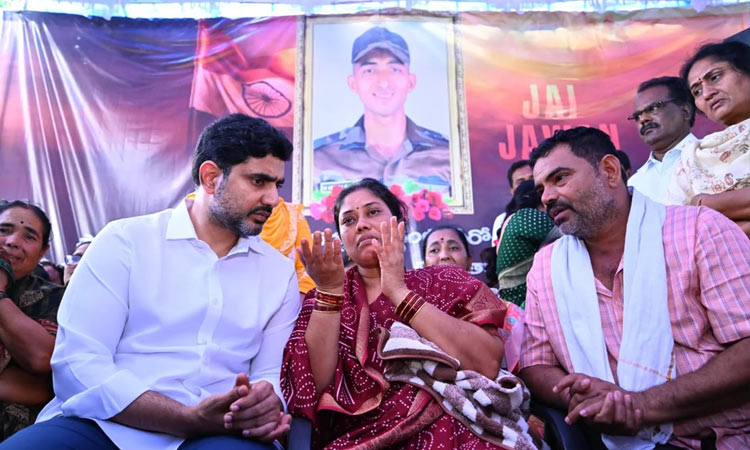 Lokesh pays tribute to brave soldier Murali Naik