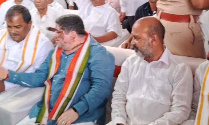 Ponnam prabhakar relaunch Karimnagar railway station
