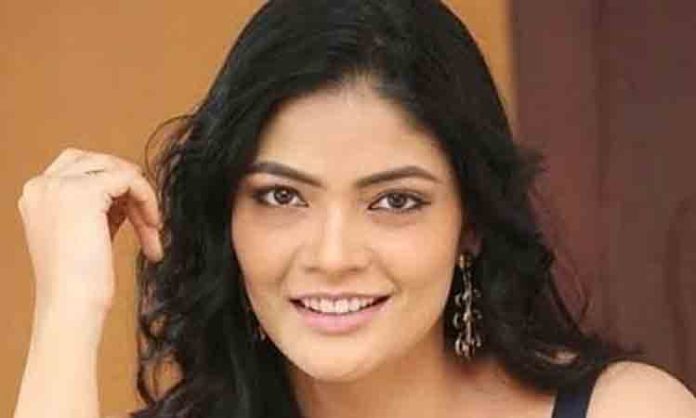 Actress Kalpika