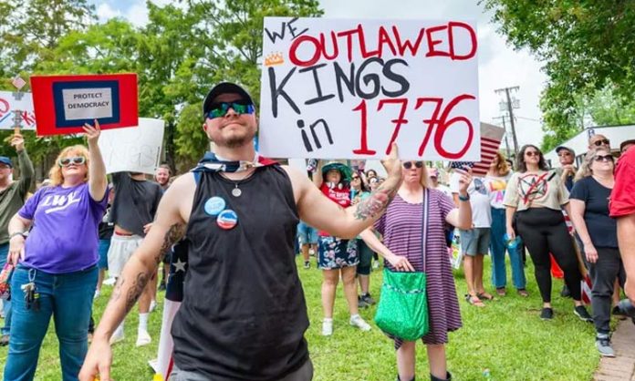 No Kings in America