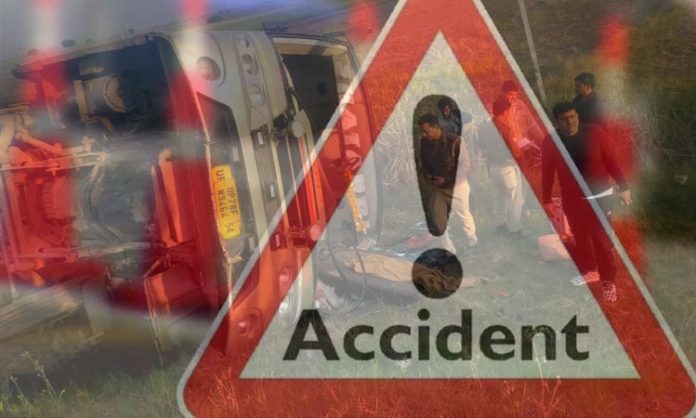 Private bus overturns in Adilabad