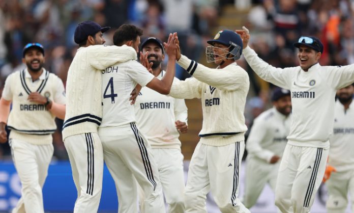 Team India play well