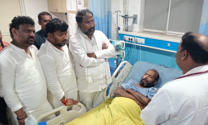 Minister Vakiti Srihari visits Fish Venkat