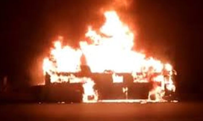 Fire breaks out in bus