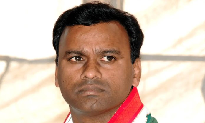 Komati reddy rajagopal reddy vs Revanth reddy