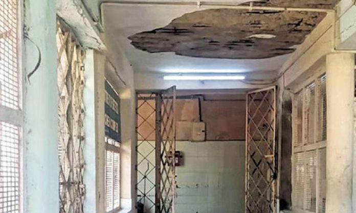 Slabs nursing hostels peeling