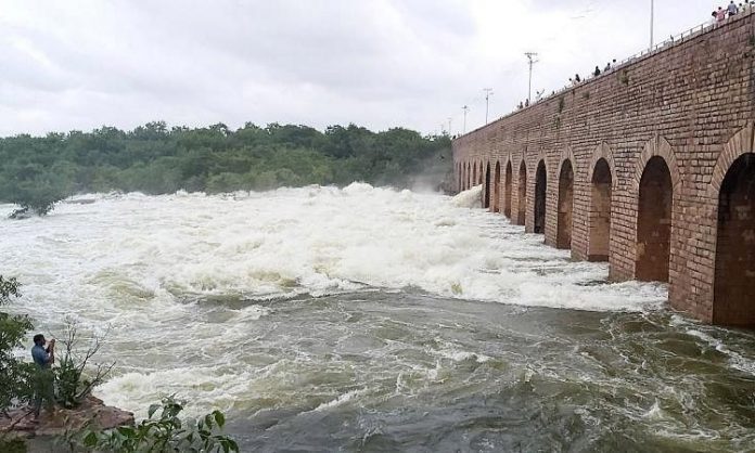 Himayatsagar four gates lifted