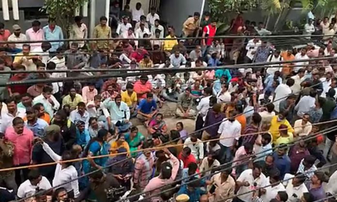 Film Federation Members strike