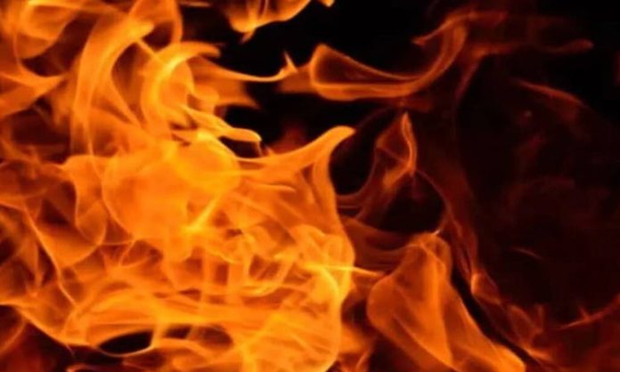 Fire breaks out Balaji Gee store