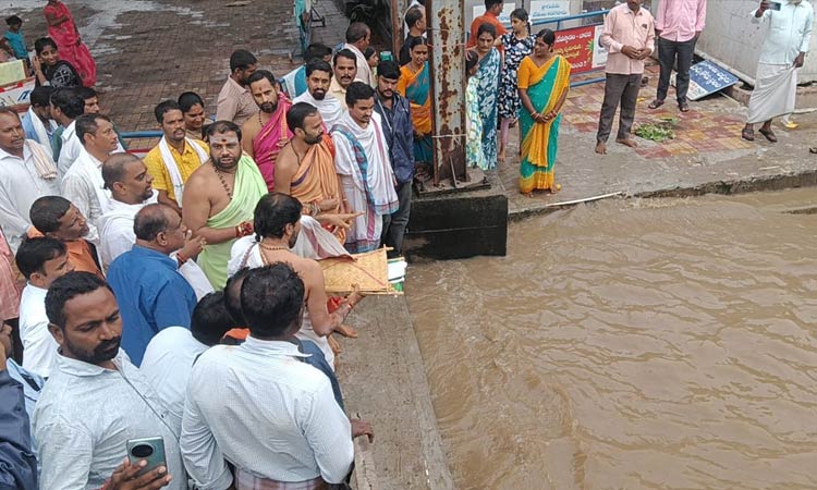 Special prayers for Godavari River
