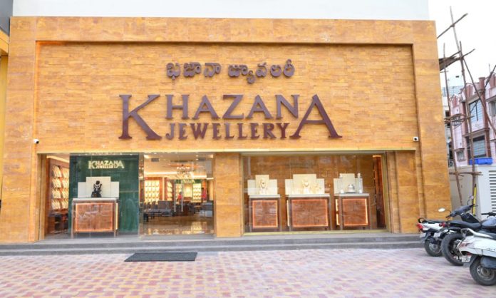 Massive robbery at Khazana Jewellery