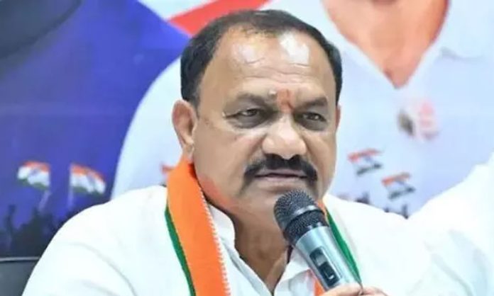 Mahesh Kumar Goud comments Bandi sanjay
