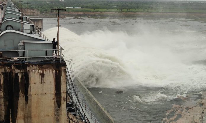 Sriramsagar gates lifted