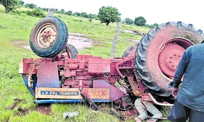 tractor carrying load bricks