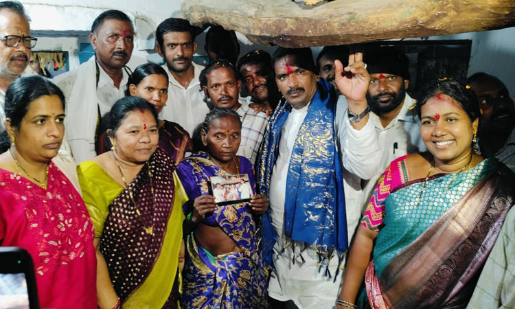 Beerla Ilaiah comments KCR 