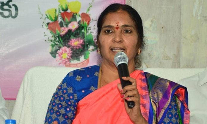 Padmarao Devender Reddy comments kavitha